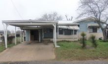 518 E HONDO AVE Devine, TX 78016