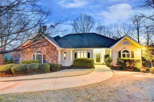 4654 Windsor Dr, Flowery Branch, GA 30542