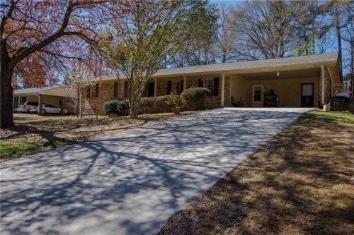 1703 Rhonda Ln, Stone Mountain, GA 30087