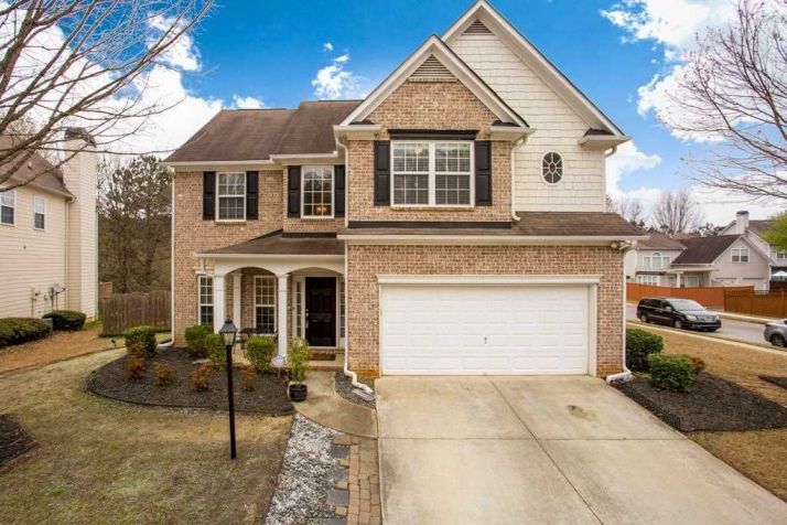 3383 Lantern View Ln, Scottdale, GA 30079