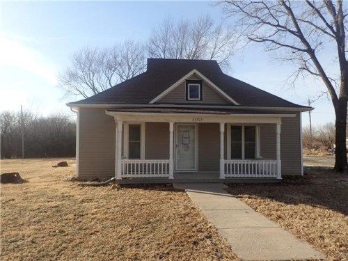 23203 Elm St, Vassar, KS 66543