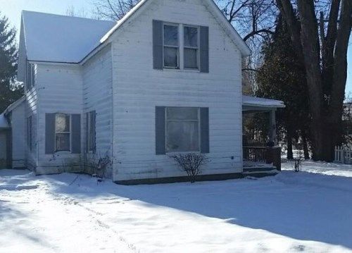 74 Wells St, Croswell, MI 48422