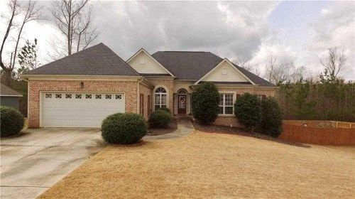 233 Candlewood Dr, Carrollton, GA 30117