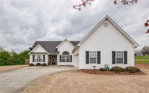 1319 Princess Dr, Winder, GA 30680