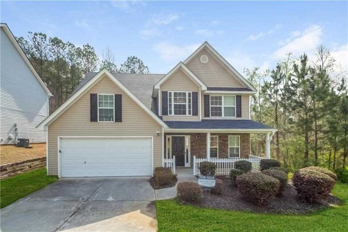 4176 Round Stone Dr, Snellville, GA 30039