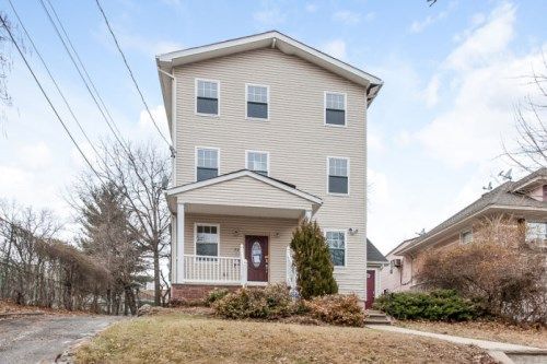 32 Berkeley Pl, Bloomfield, NJ 07003