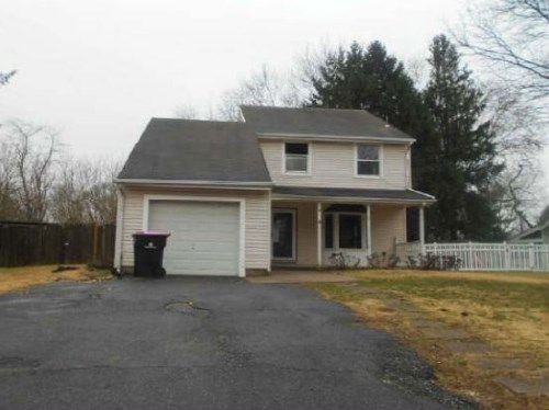 4 Dogwood Ct, Blackwood, NJ 08012