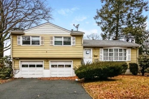 9 Skyview Rd, Bloomfield, NJ 07003