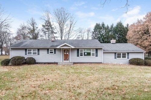 4 Parkway Drive, Hackettstown, NJ 07840