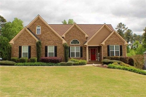 377 Prestwick Dr, Hoschton, GA 30548