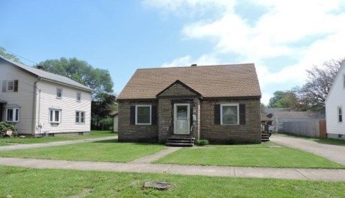 246 West St, Conneaut, OH 44030