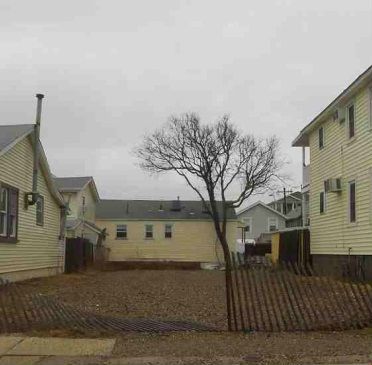 42 Kearny Ave, Seaside Heights, NJ 08751