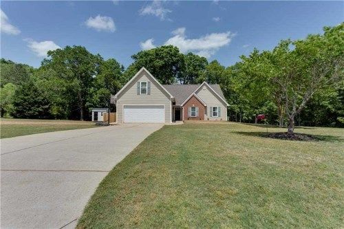 5415 Evergreen Forest Ct, Flowery Branch, GA 30542