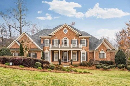 10010 Halstead Dr, Suwanee, GA 30024