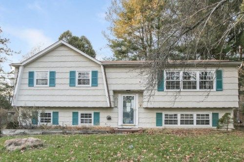 507 Hamilton Dr, Hackettstown, NJ 07840