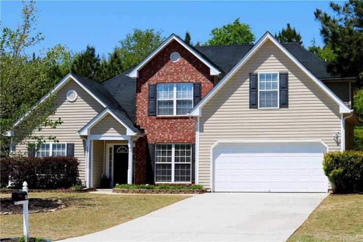 814 Winding Grove Ln, Loganville, GA 30052