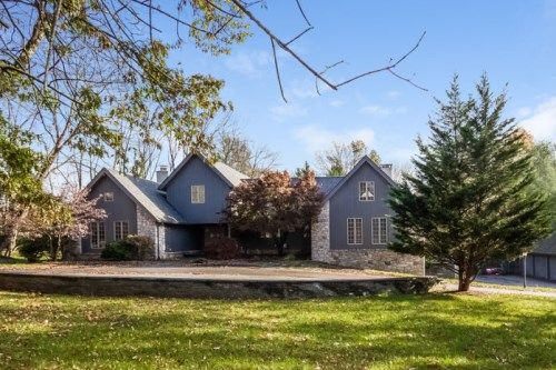 5 Applewood Dr, Hopewell, NJ 08525