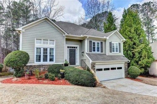 915 Club Chase Ct, Roswell, GA 30076