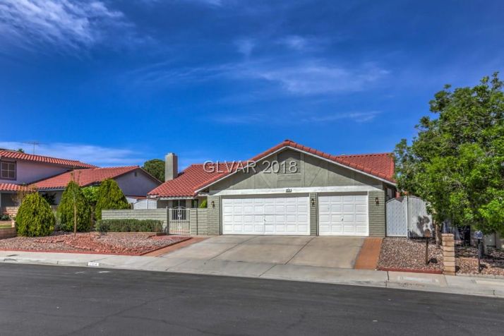 8904 Dio Guardi Drive, Las Vegas, NV 89117