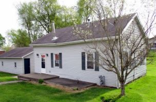 105 High St, Washingtonville, OH 44490