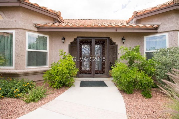 3131 Coachlight Circle, Las Vegas, NV 89117