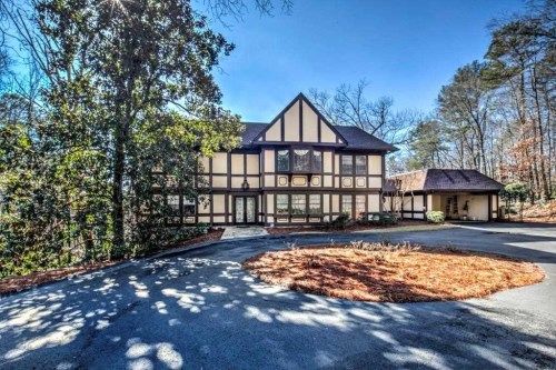 250 Glen Lake Dr, Atlanta, GA 30327