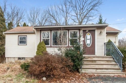 416 Drakestown Rd, Long Valley, NJ 07853