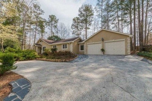 5030 Carriage Lakes Dr, Roswell, GA 30075