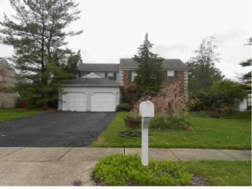 10 Abilene Ln, Englishtown, NJ 07726