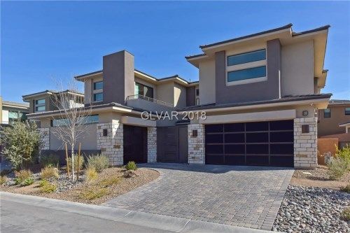 18 Moonfire Drive, Las Vegas, NV 89135