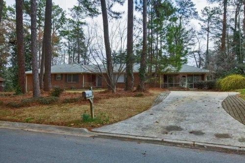 134 Spring Dr, Roswell, GA 30075