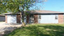 768 S Olive St Marshfield, MO 65706