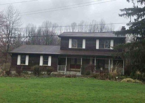 2686 Robertson Rd, Hermitage, PA 16148