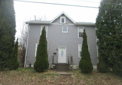 318 E 2nd Ave, Derry, PA 15627