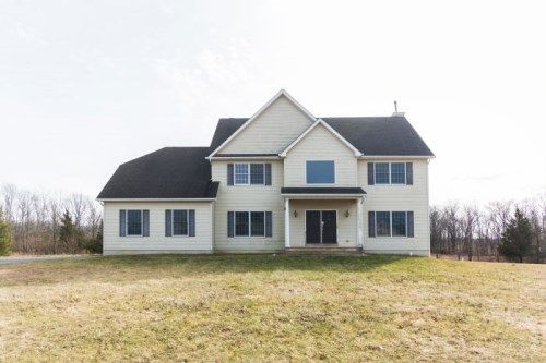 11 Cutter Ct, Cream Ridge, NJ 08514