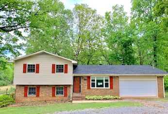 243 Rocky Rd, Sylacauga, AL 35151