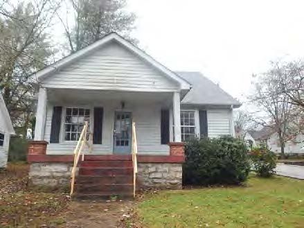 402 Jackson Ave, Carthage, TN 37030