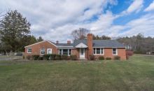 6314 Thweatt Dr Disputanta, VA 23842