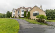 16 Shady Tree Ln Colts Neck, NJ 07722