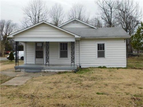 101 Magnolia St, Anniston, MO 63820