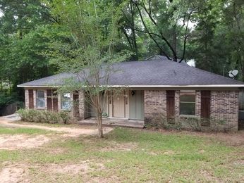 107 Donna Cir, Daphne, AL 36526