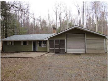 184 Mail Box Rd, Pocono Pines, PA 18350