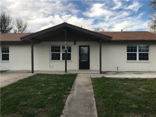 722 Barton St, Uvalde, TX 78801