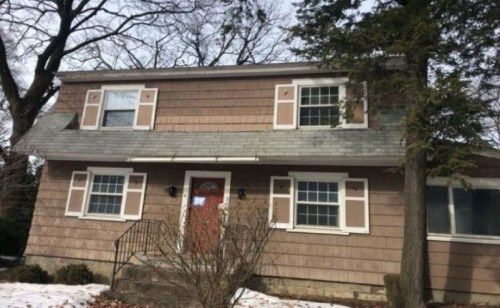 3 Rosa Rd, Schenectady, NY 12308