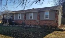 624 E Pearl St Aurora, MO 65605