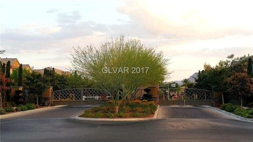 2450 Granada Bluff Court, Las Vegas, NV 89135