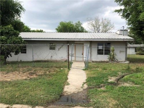 202 Irene Dr, Zapata, TX 78076