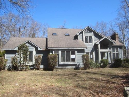 21 Susan Dr, Tolland, CT 06084