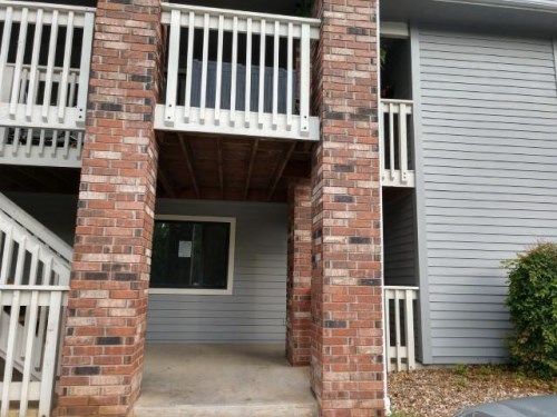 123 River Point Rd Apt #31, Hollister, MO 65672