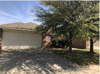 1128 Maplewood Ln, Crowley, TX 76036